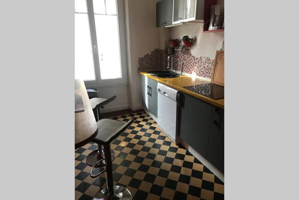 Appartement Spacieux Limoges Centre Garage Wifi Esterno foto